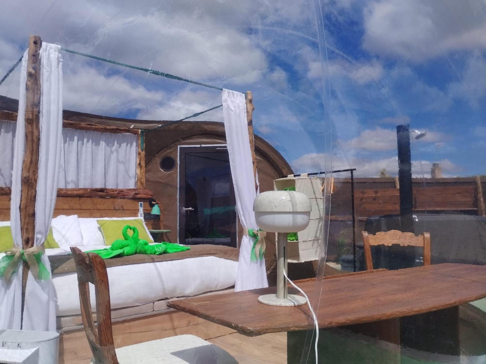 Cosmoveros - Hotel Burbuja Pedraza ภายนอก รูปภาพ
