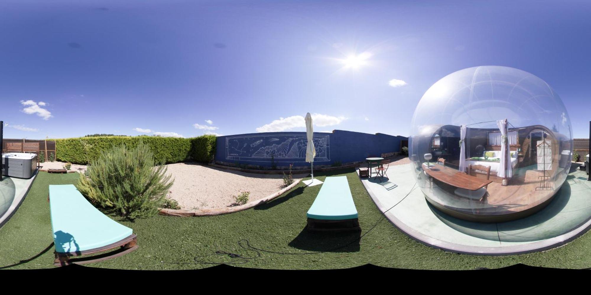 Cosmoveros - Hotel Burbuja Pedraza ภายนอก รูปภาพ