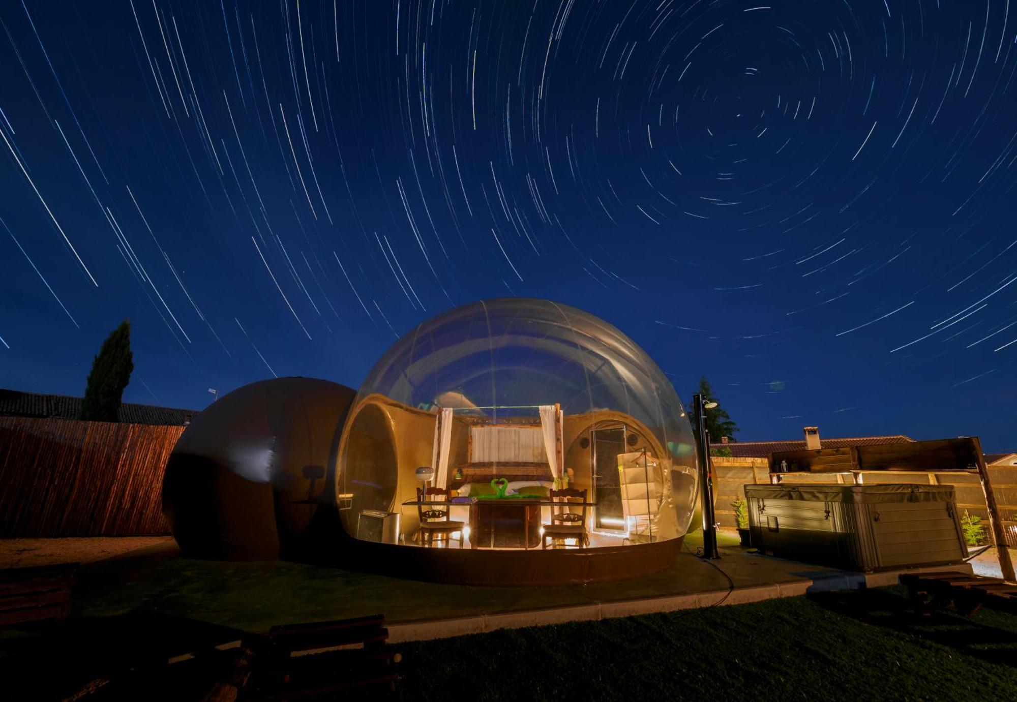 Cosmoveros - Hotel Burbuja Pedraza ภายนอก รูปภาพ